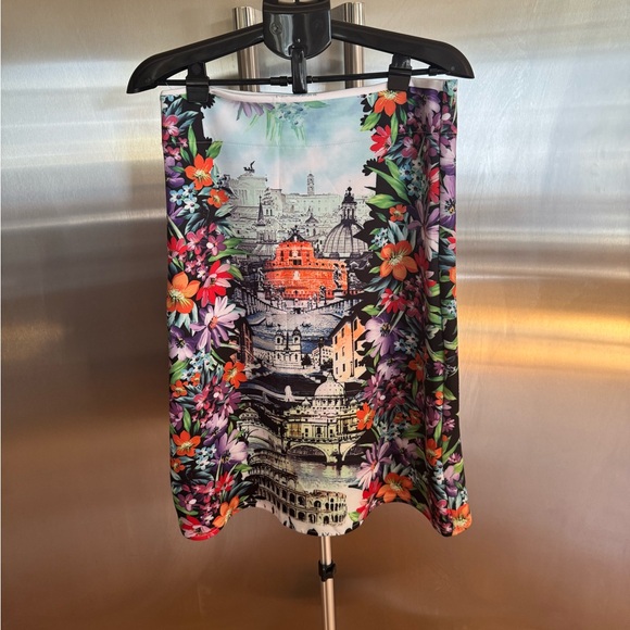 Elegant Cityscape Floral Skirt Set - Picture 6 of 11